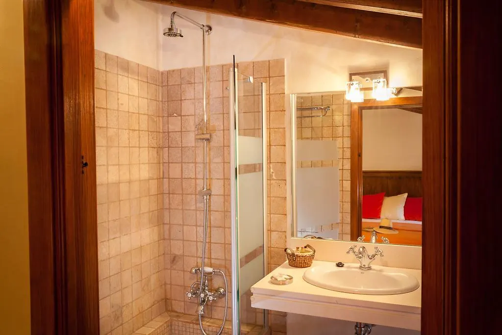 Petit Hotel Alaro 3*,  Spain